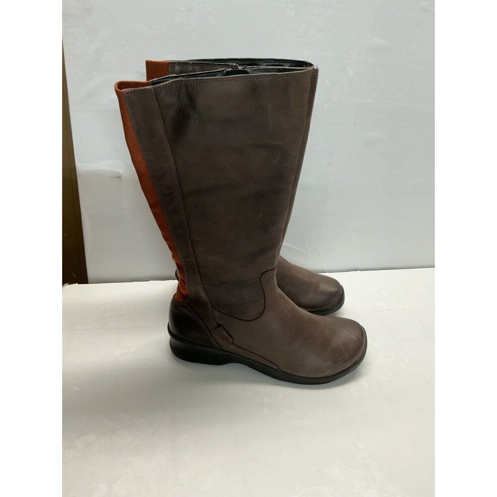 Keen women’s  boots  size  10
